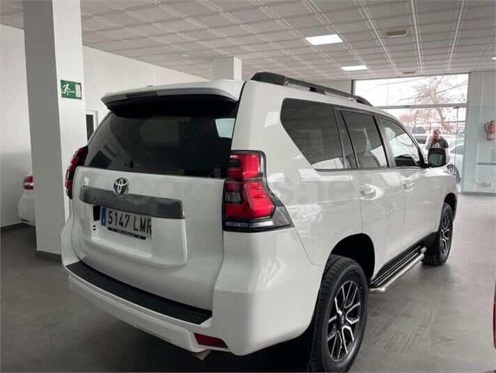 TOYOTA Land Cruiser 2.8 D4D GX 7 Plazas